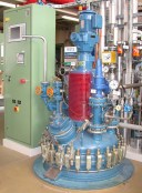 AE-400-Liter-Reaktor-Stahl-emailliert-Ruehrbehaelter Technoglass